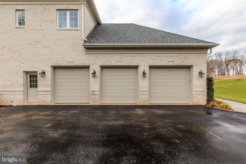 THOMPSON'S CROSSING - Residential