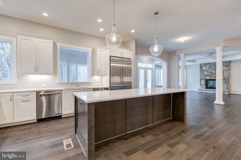 THOMPSON'S CROSSING - Residential