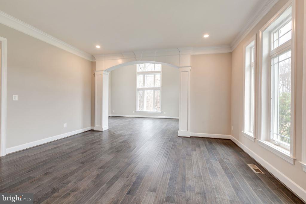 THOMPSON'S CROSSING - Residential