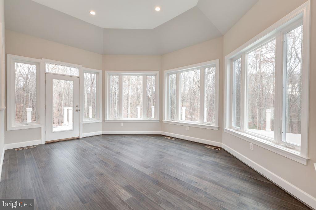 THOMPSON'S CROSSING - Residential