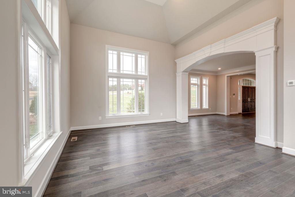 THOMPSON'S CROSSING - Residential