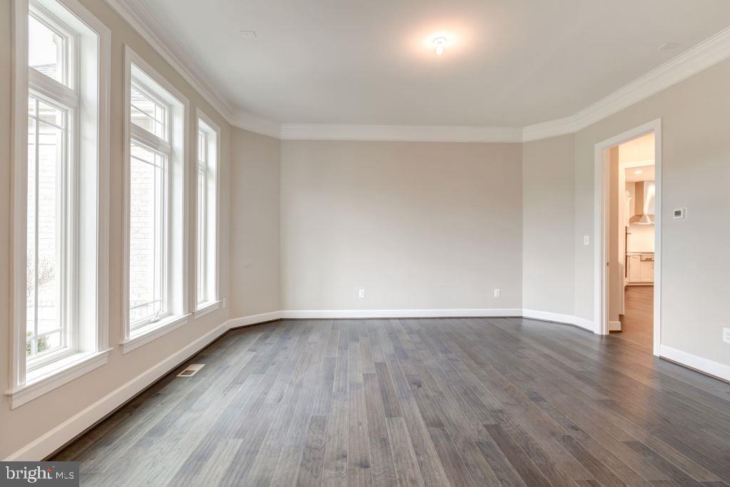 THOMPSON'S CROSSING - Residential