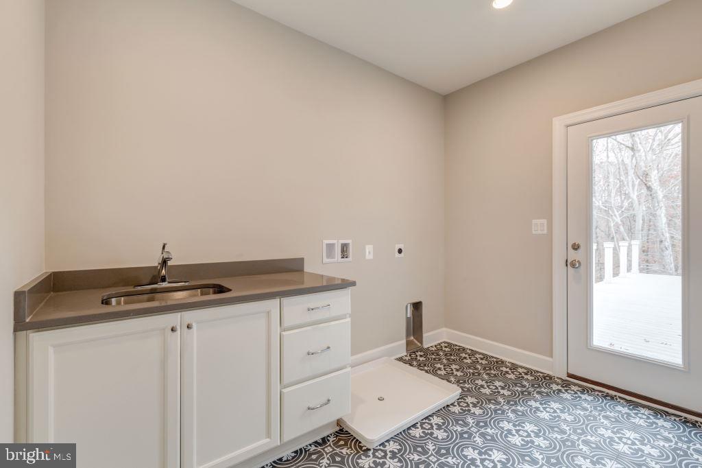 THOMPSON'S CROSSING - Residential