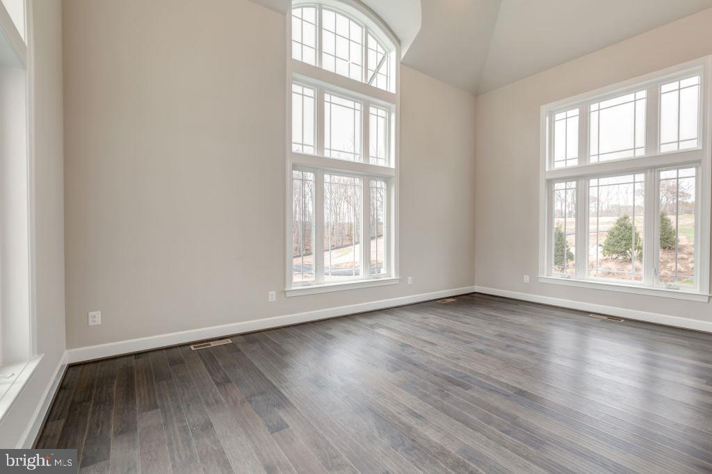 THOMPSON'S CROSSING - Residential