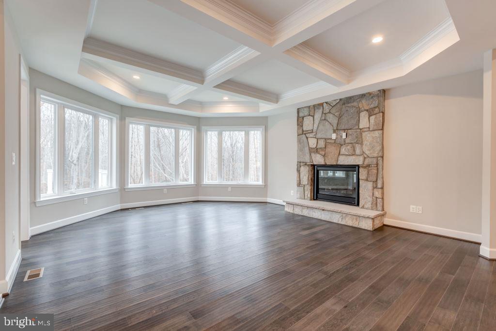 THOMPSON'S CROSSING - Residential