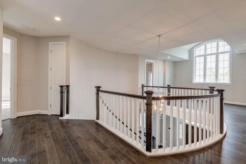 THOMPSON'S CROSSING - Residential