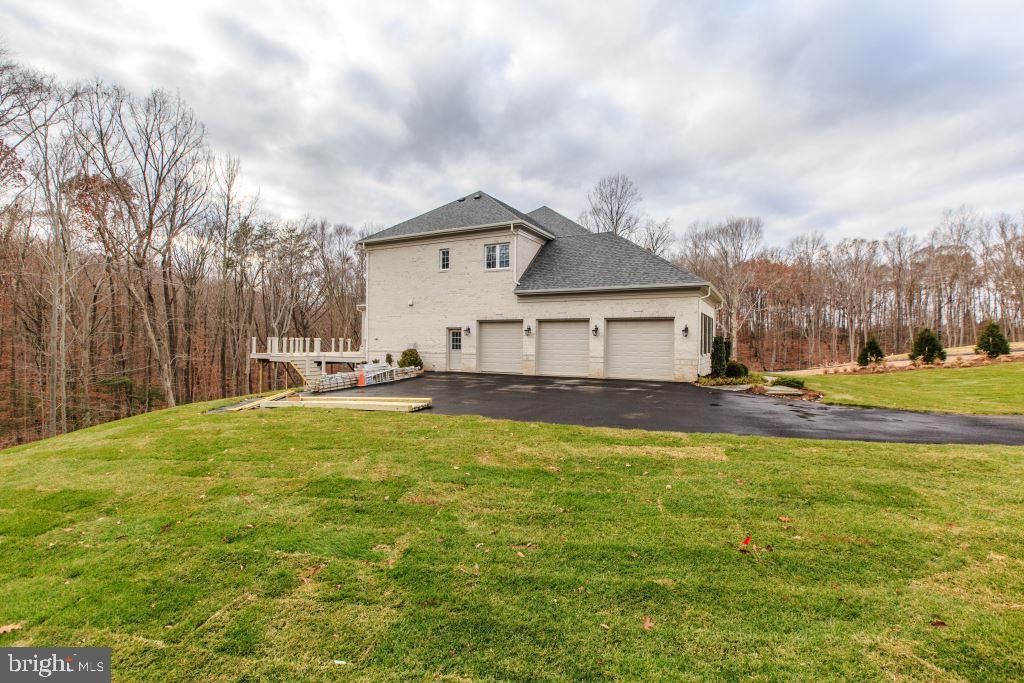 THOMPSON'S CROSSING - Residential