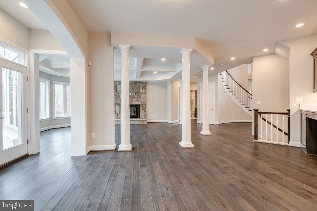 THOMPSON'S CROSSING - Residential