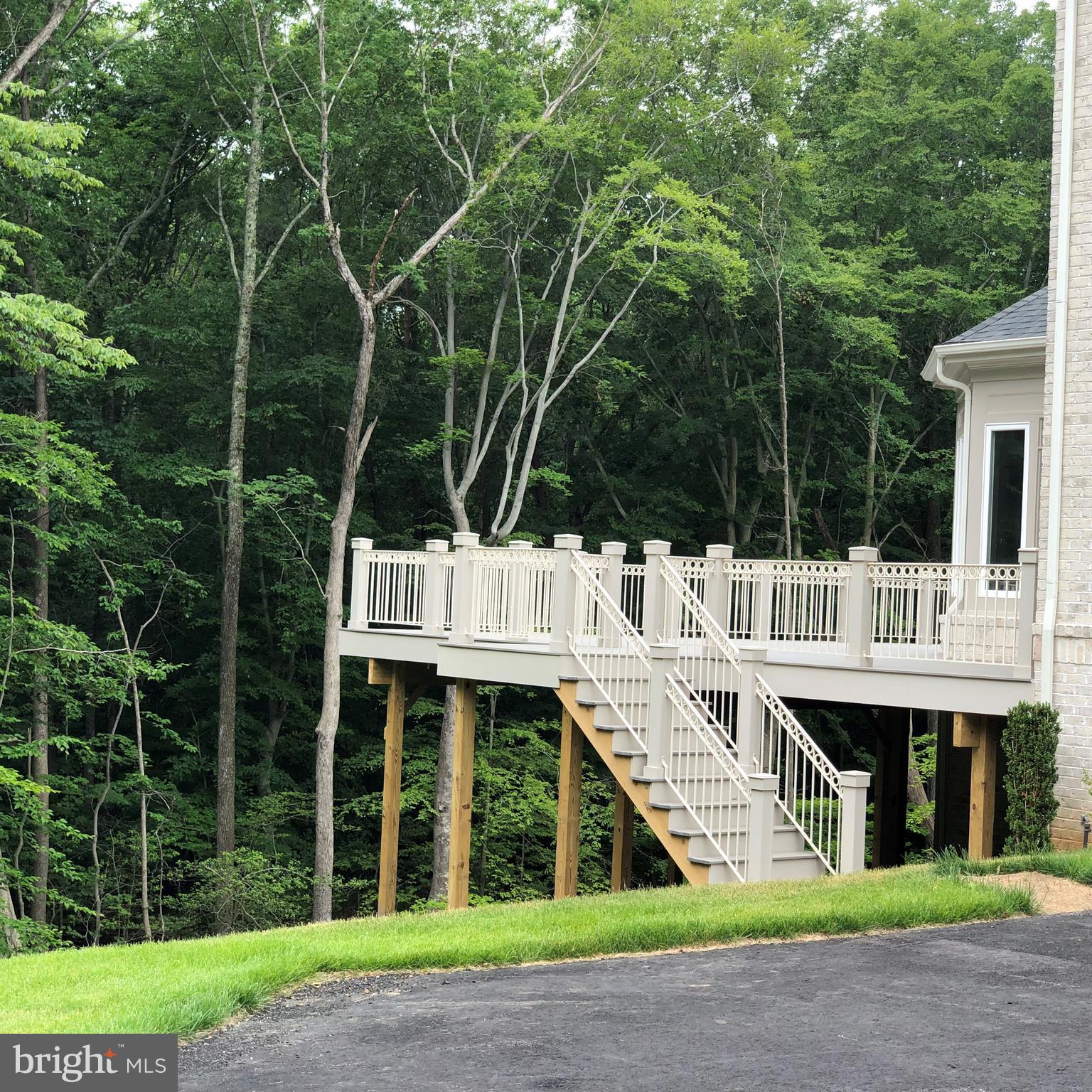 THOMPSON'S CROSSING - Residential