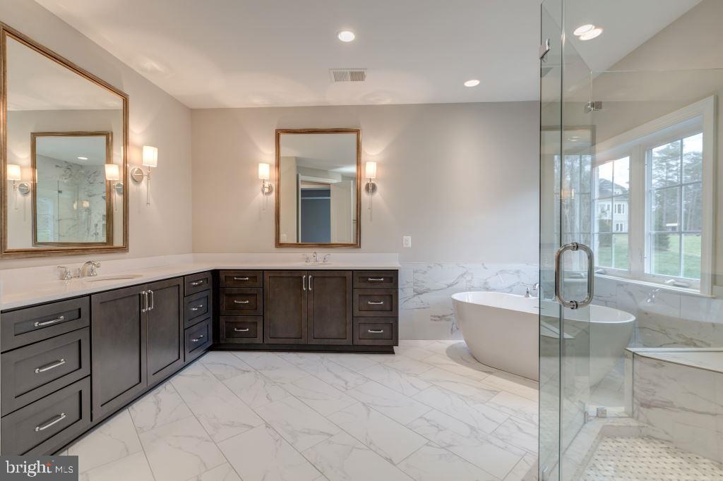 THOMPSON'S CROSSING - Residential