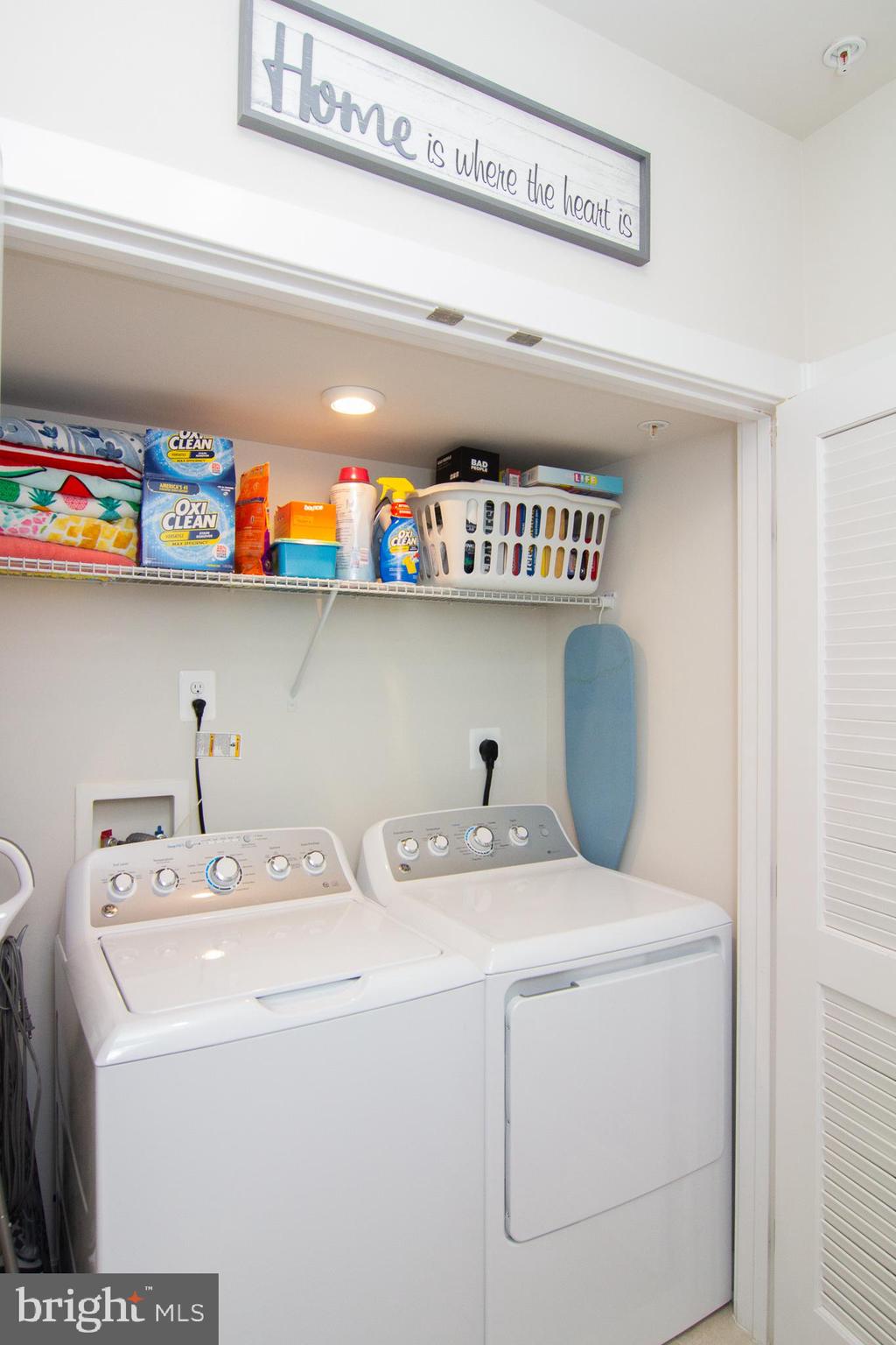 LAKE LINGANORE TOWN CENTER - Residential