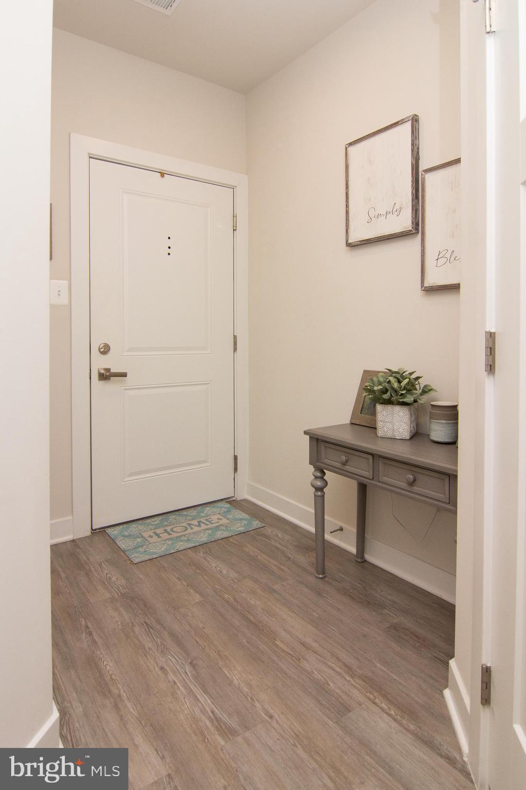 LAKE LINGANORE TOWN CENTER - Residential