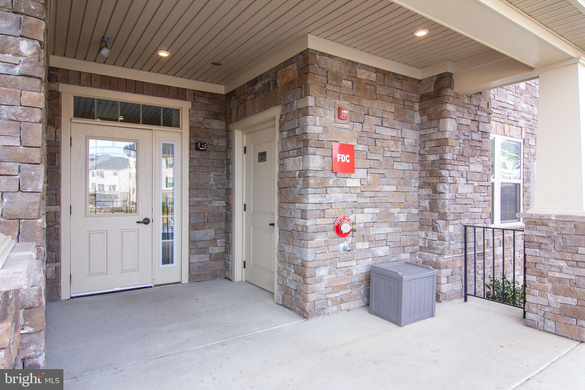 LAKE LINGANORE TOWN CENTER - Residential