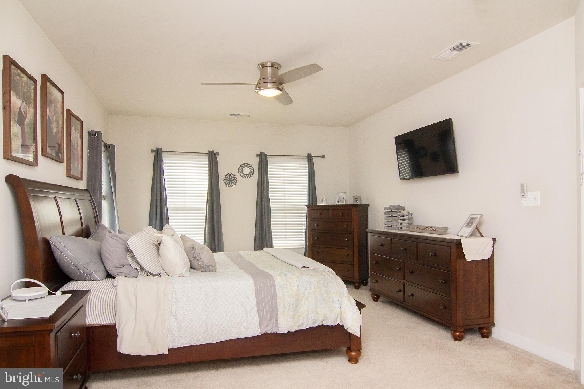 LAKE LINGANORE TOWN CENTER - Residential