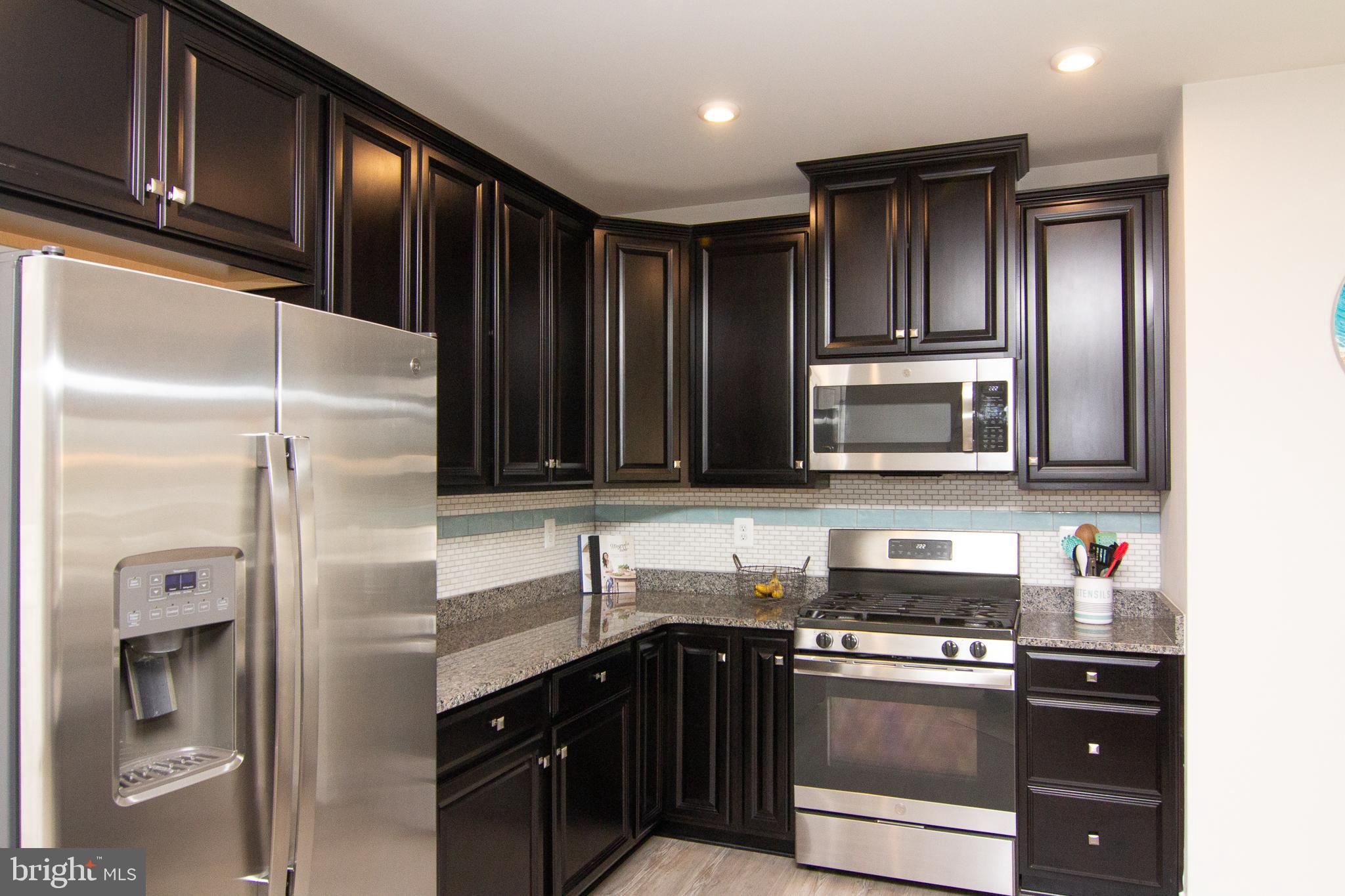 LAKE LINGANORE TOWN CENTER - Residential