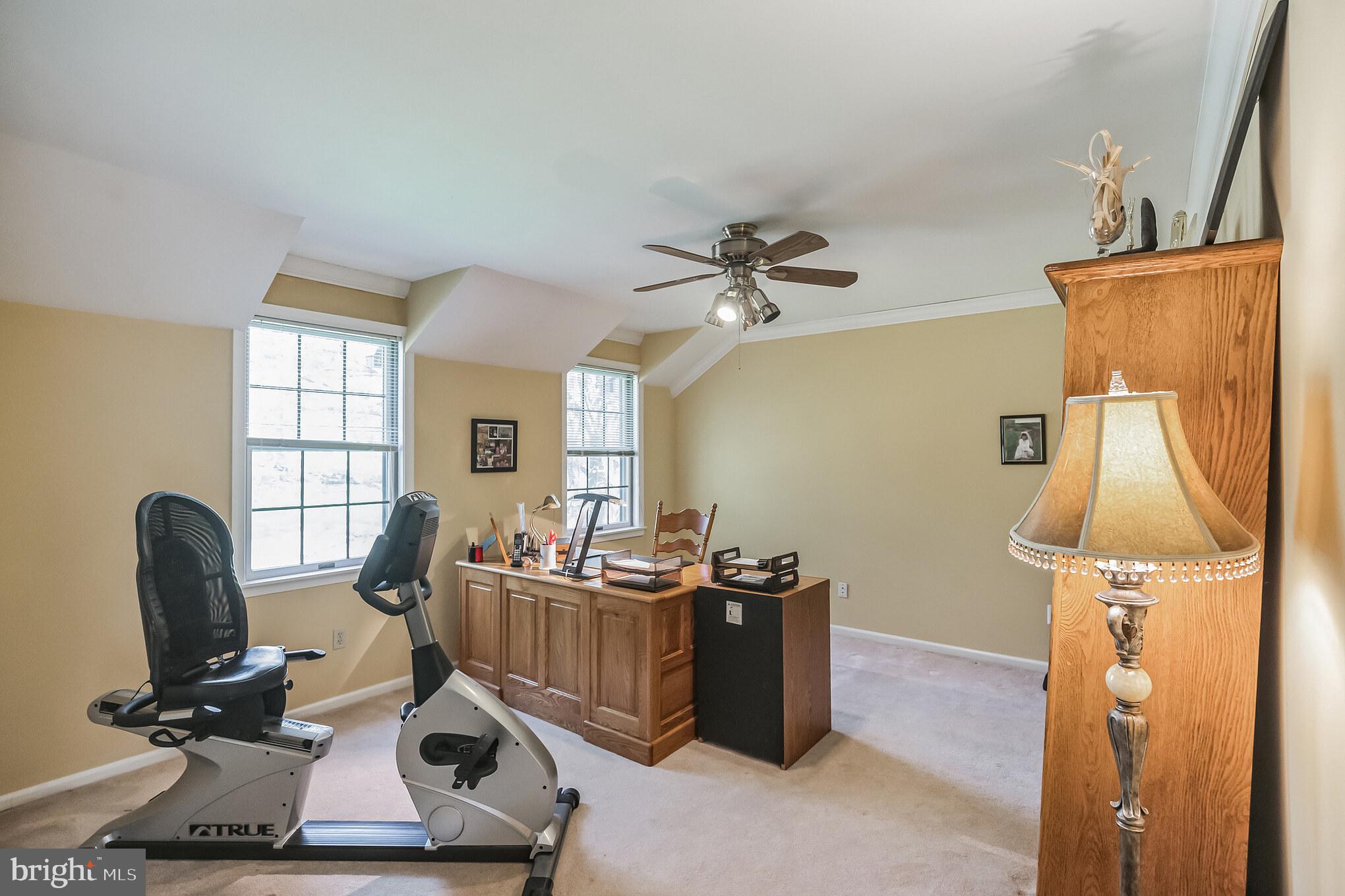 HUNTERS RUN - Residential