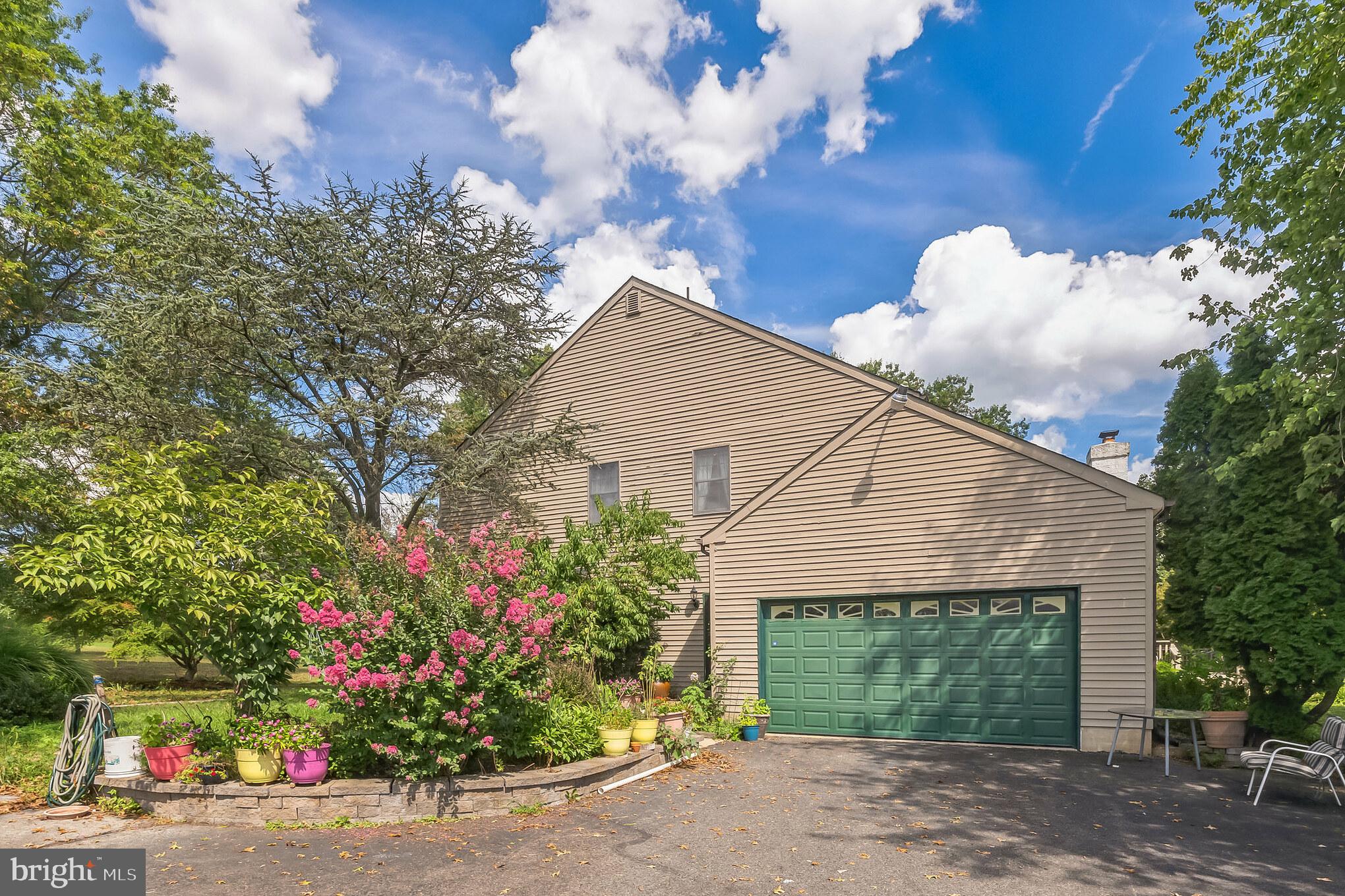 HUNTERS RUN - Residential