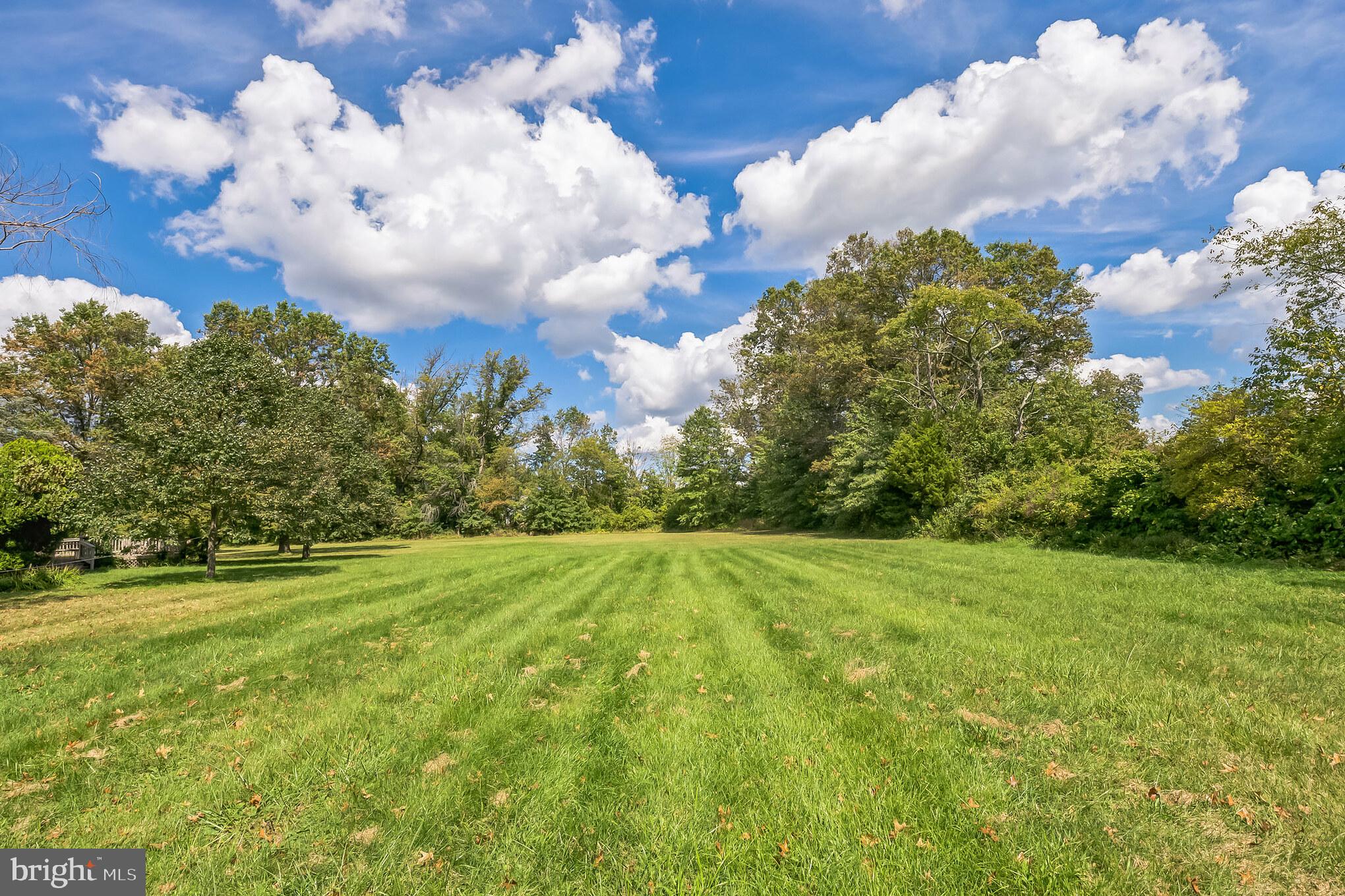 HUNTERS RUN - Residential