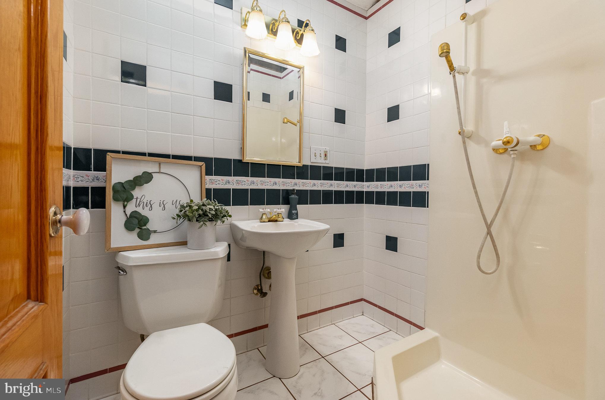 THOMAS ESTATES - Residential