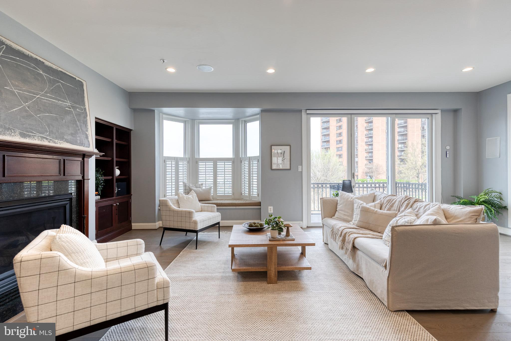 THE MOORINGS AT LIGHTHOUSE POINT - Residential