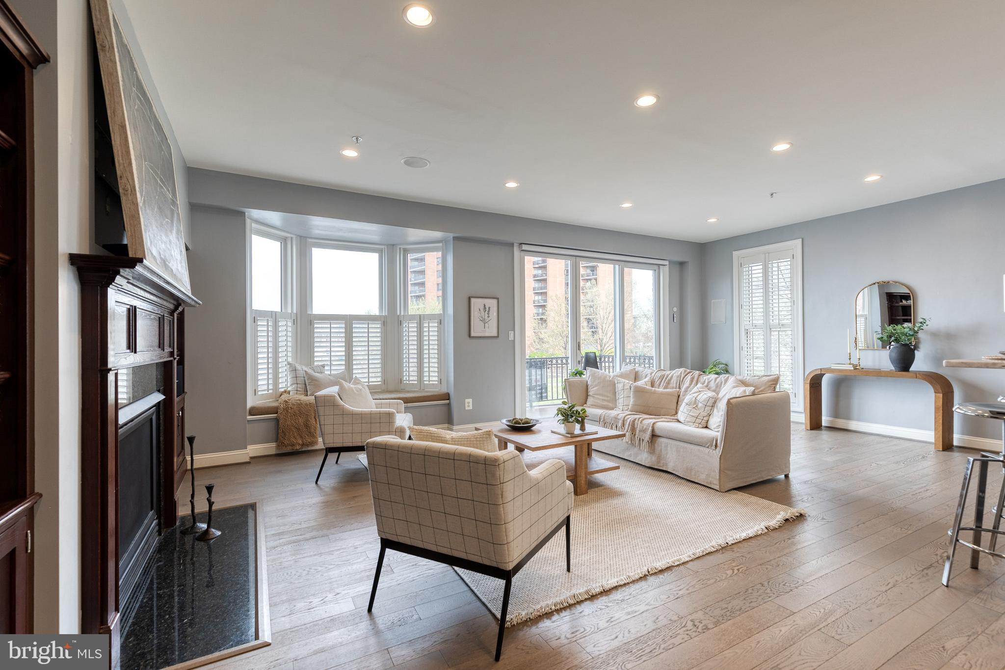 THE MOORINGS AT LIGHTHOUSE POINT - Residential