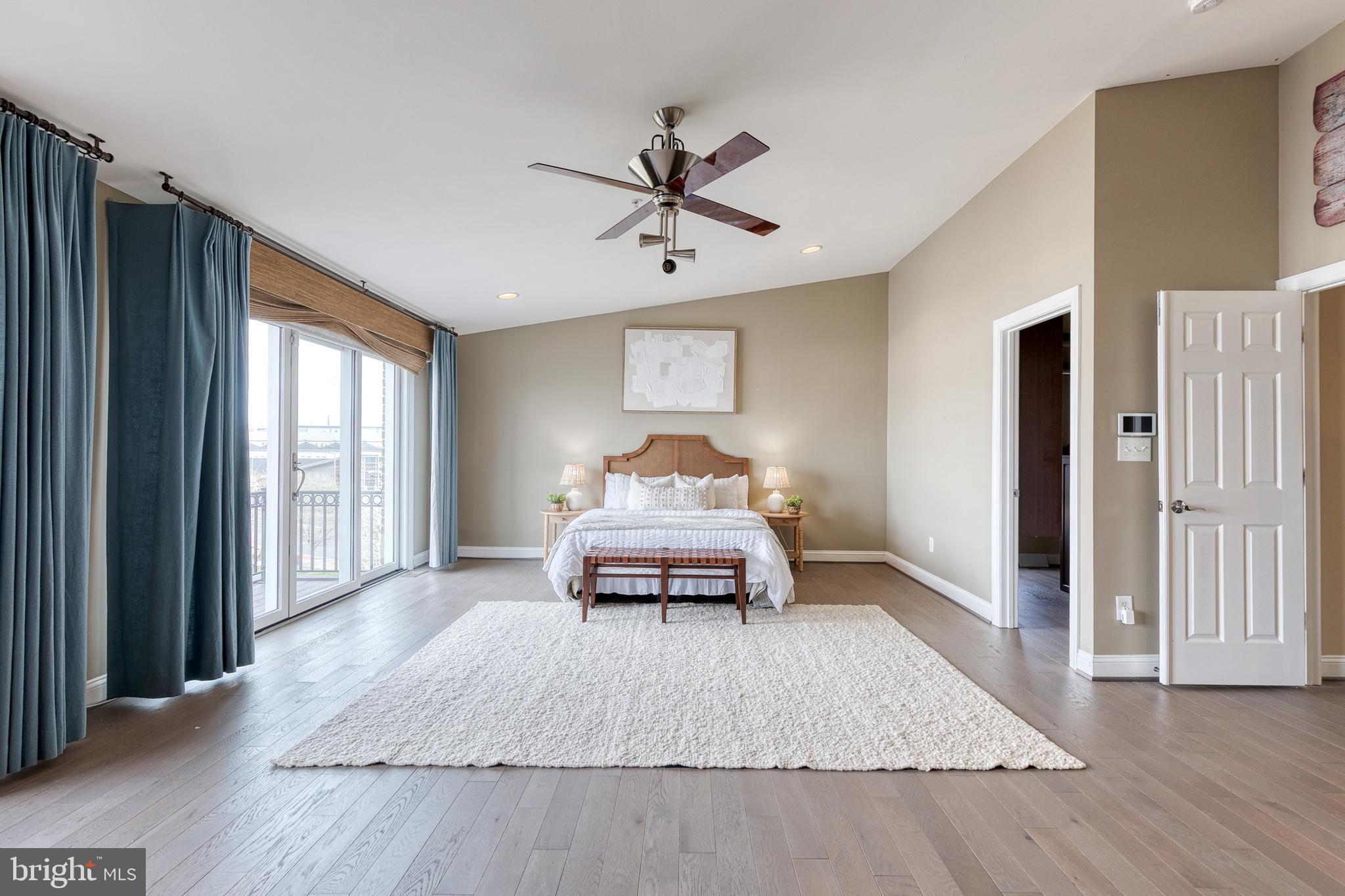 THE MOORINGS AT LIGHTHOUSE POINT - Residential
