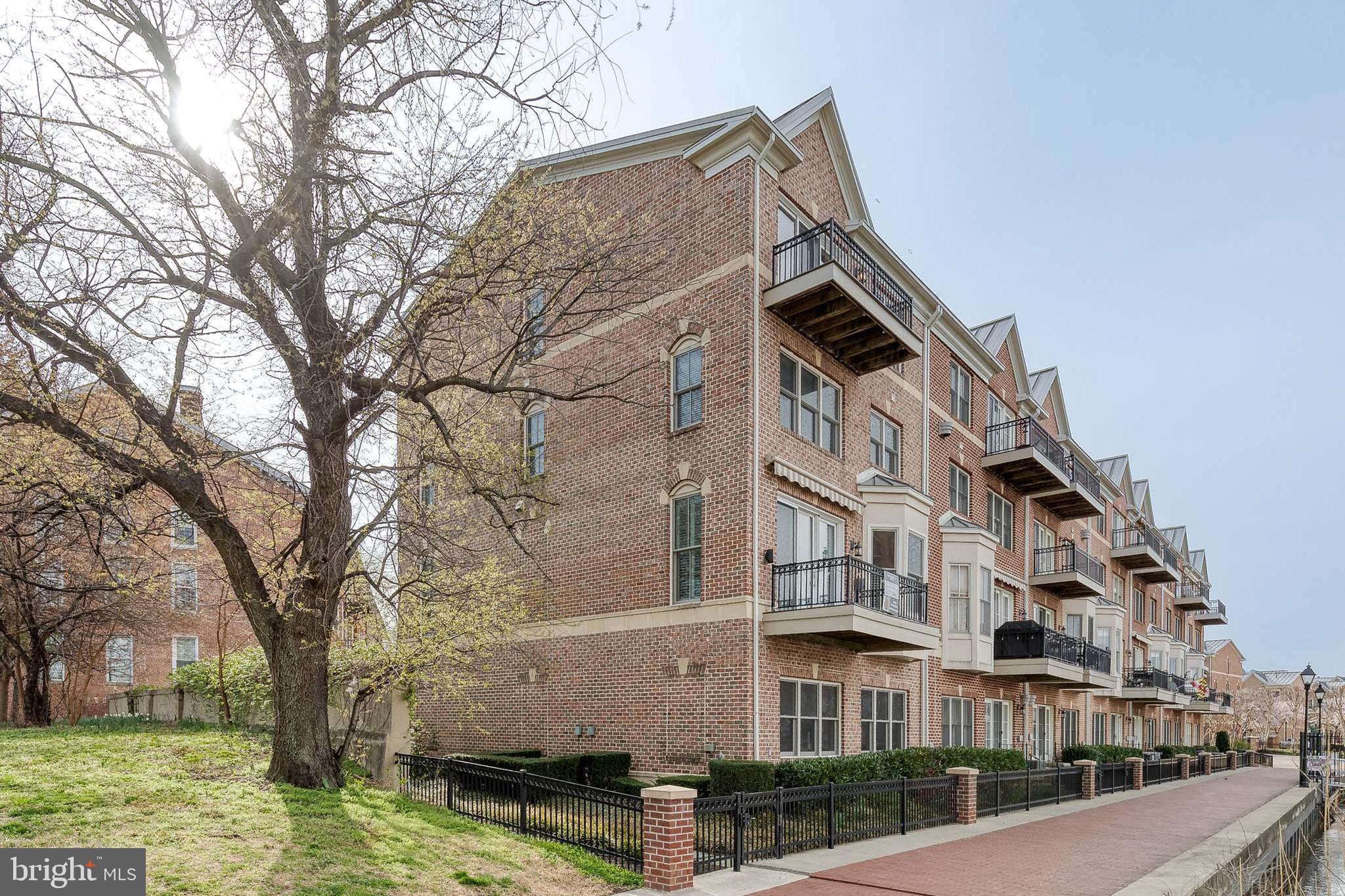 THE MOORINGS AT LIGHTHOUSE POINT - Residential