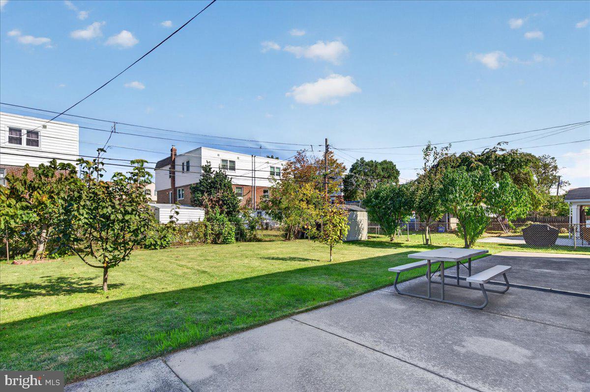 2113 LOTT AVENUE