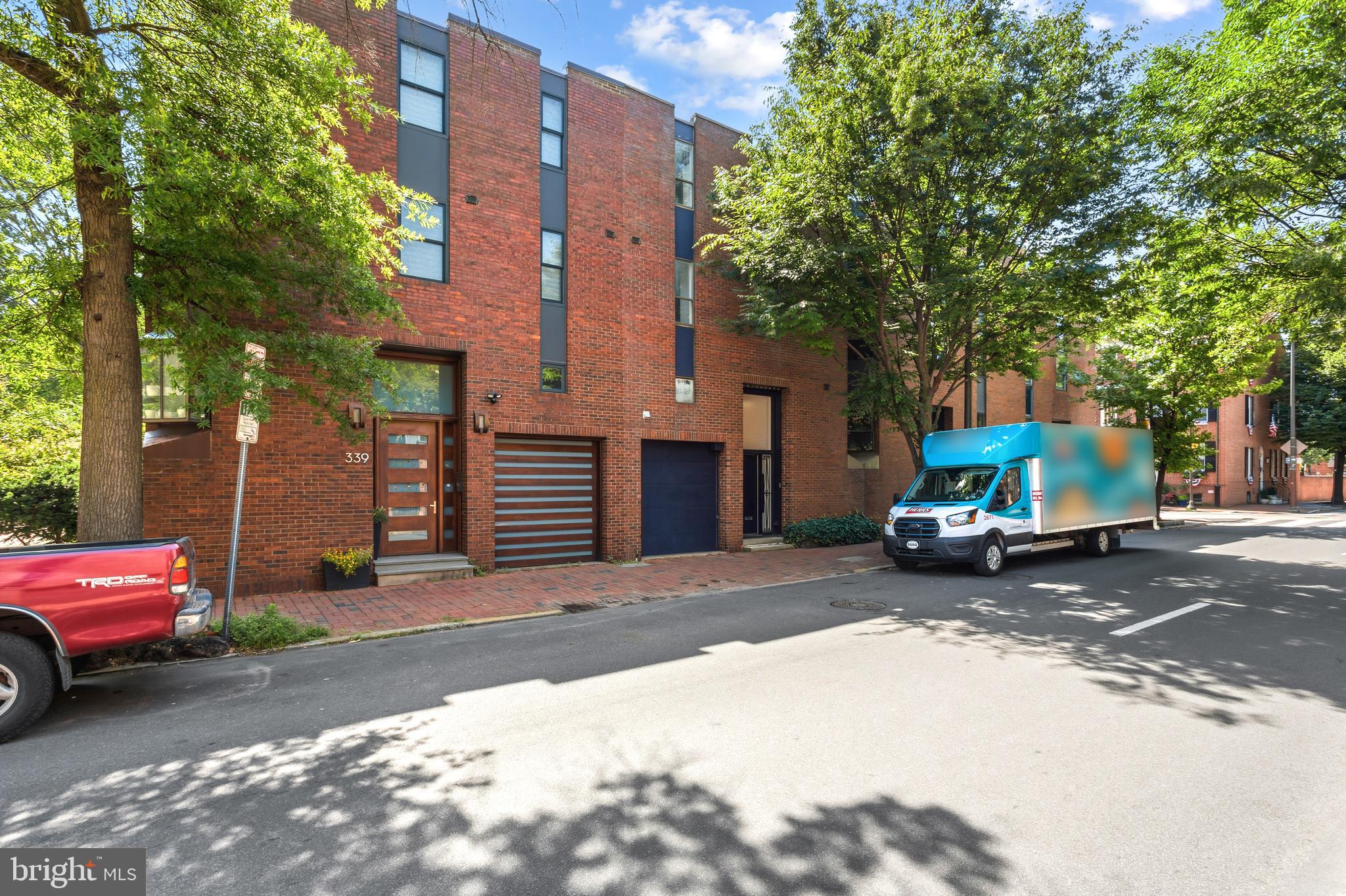 341 S 5TH STREET