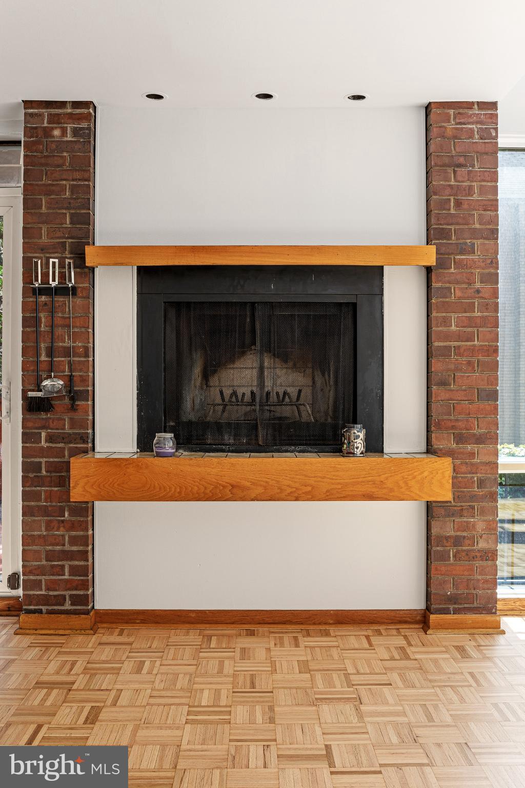 341 S 5TH STREET