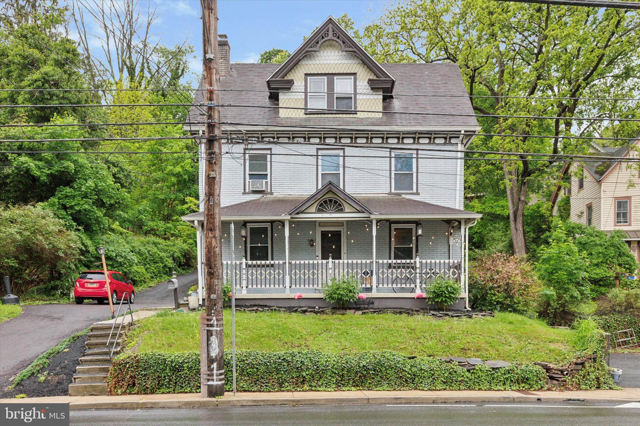 SCHWENKSVILLE - Residential