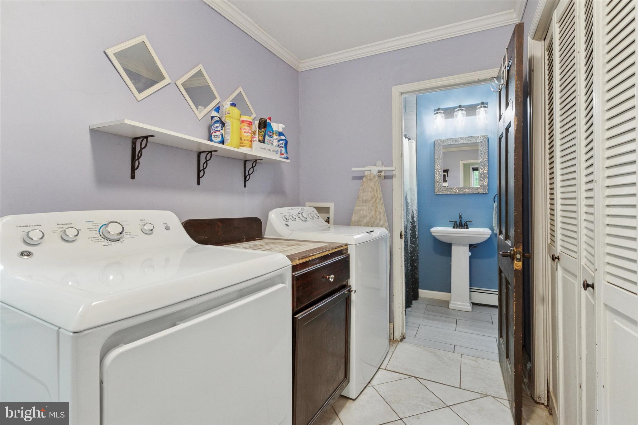 SCHWENKSVILLE - Residential