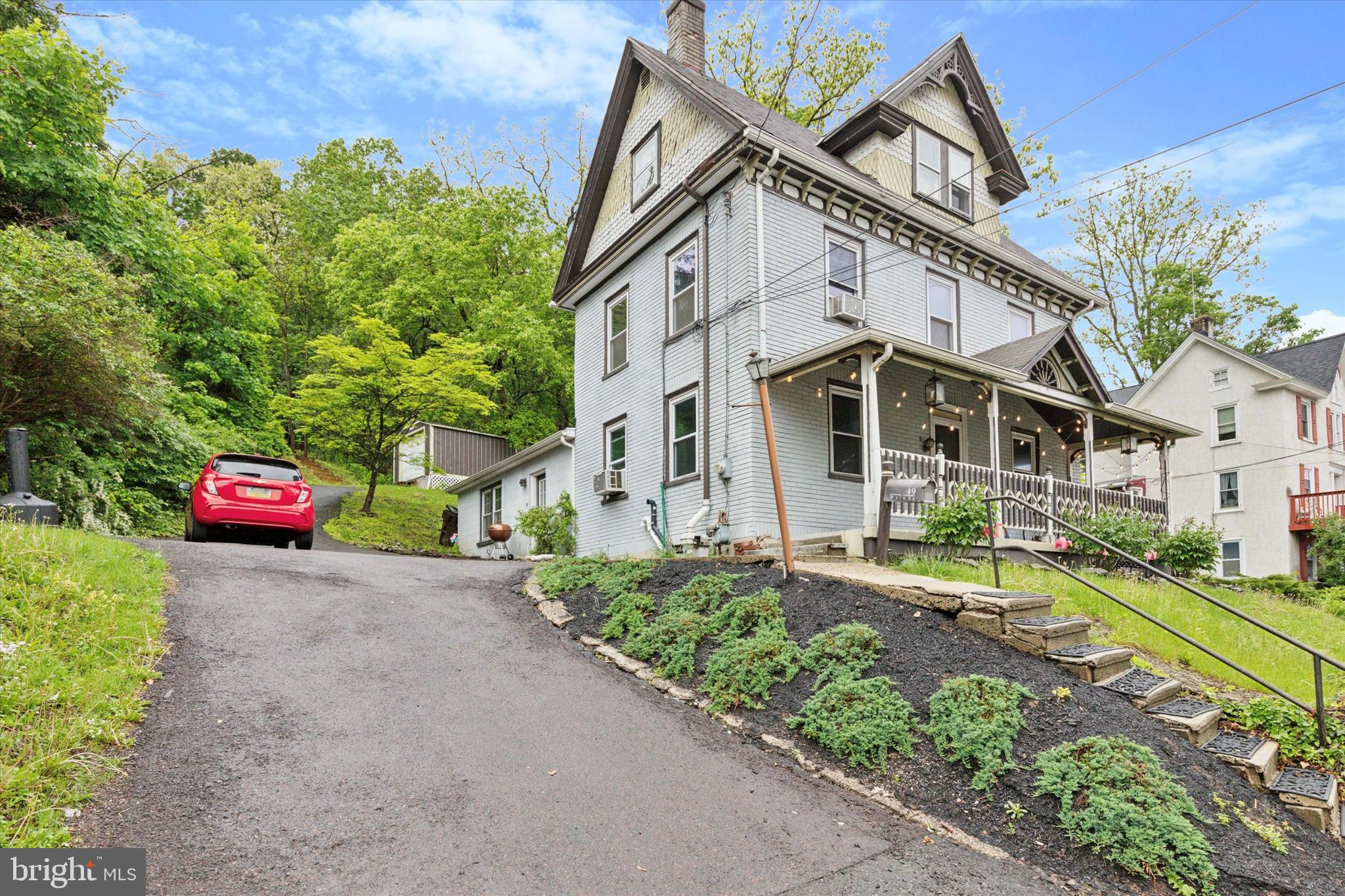 SCHWENKSVILLE - Residential