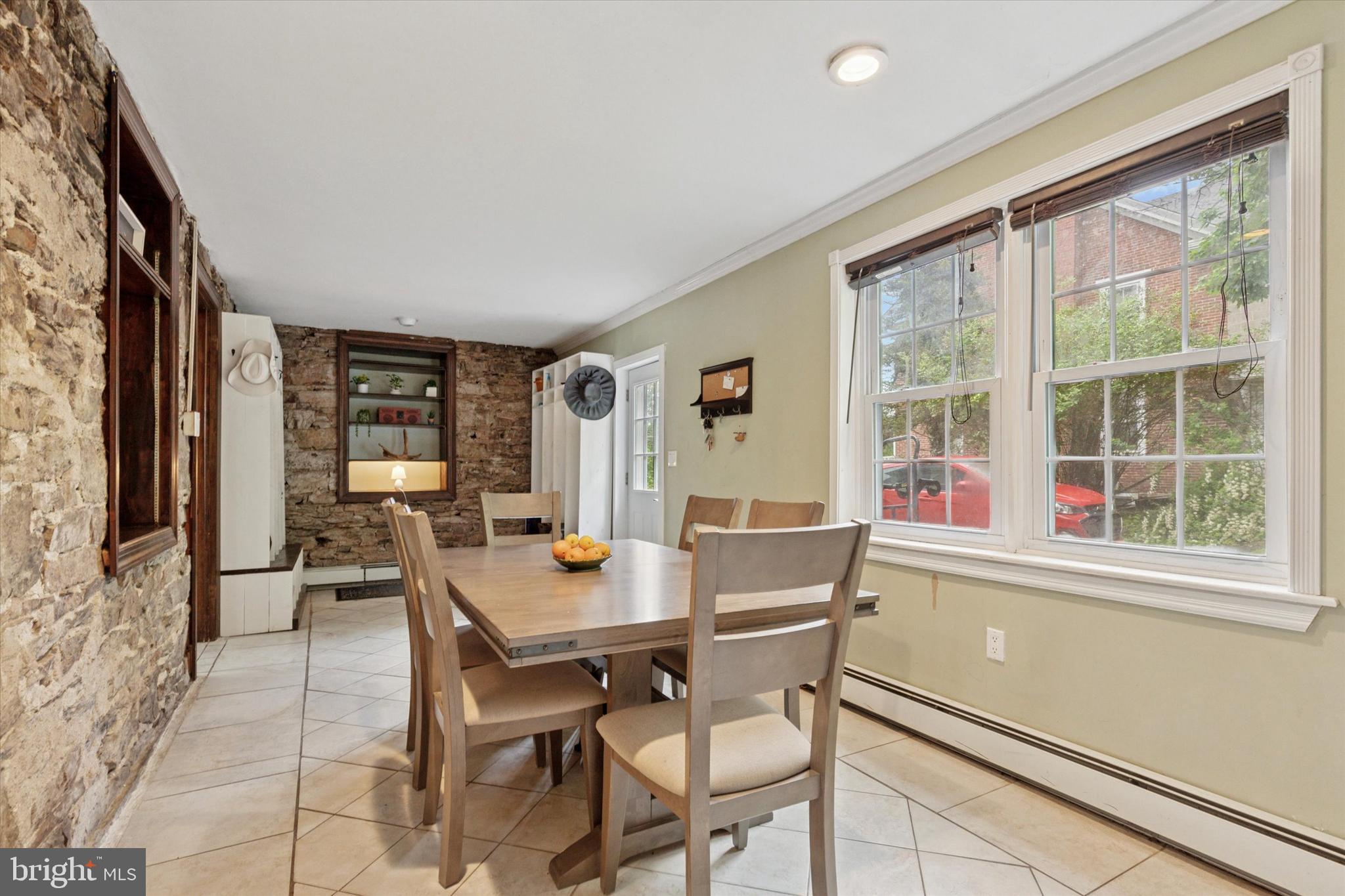 SCHWENKSVILLE - Residential