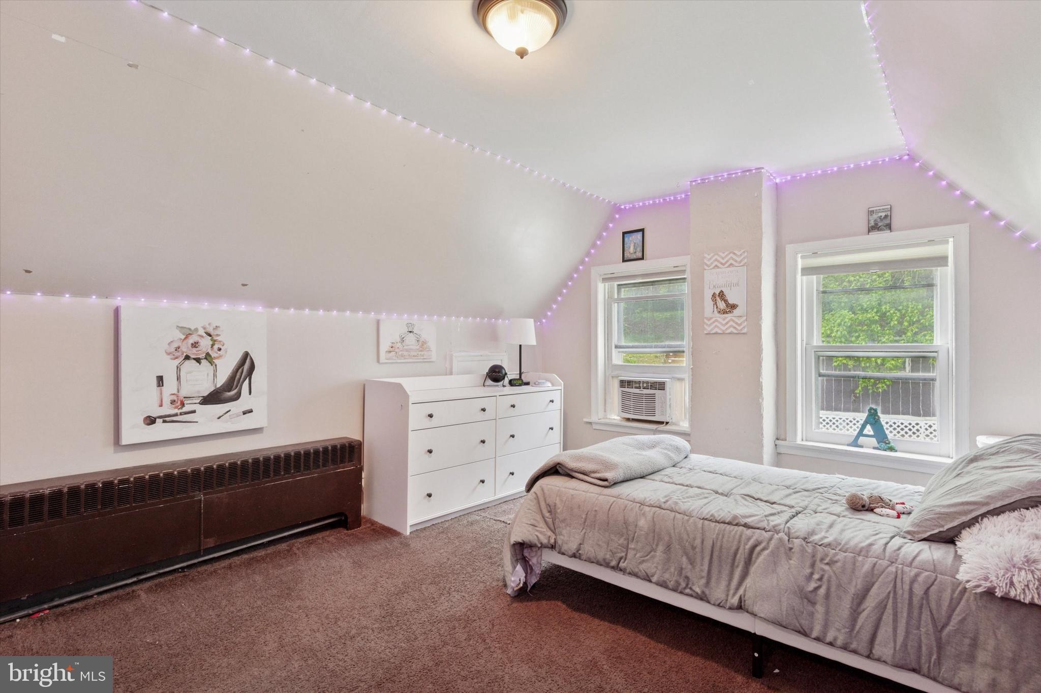 SCHWENKSVILLE - Residential