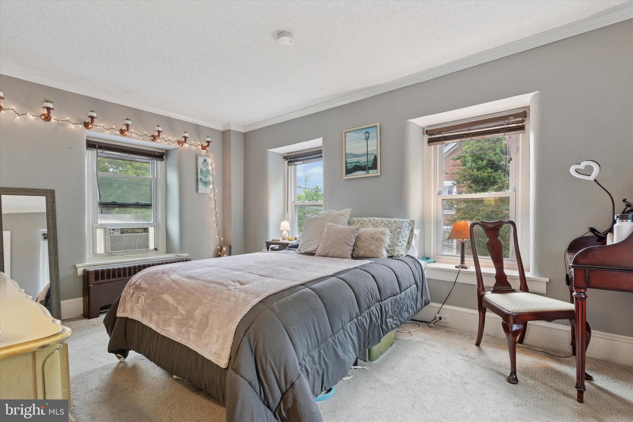 SCHWENKSVILLE - Residential