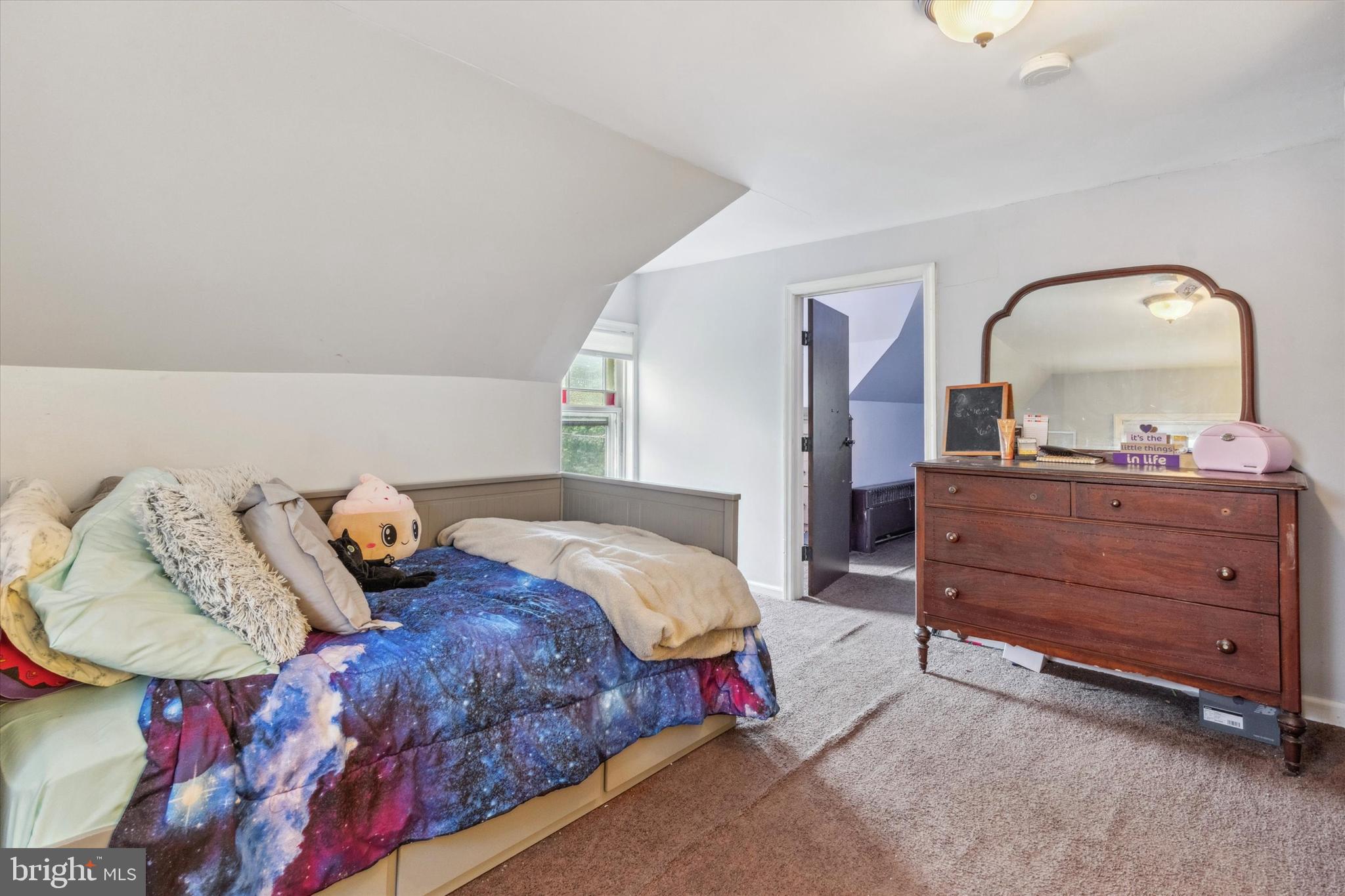 SCHWENKSVILLE - Residential