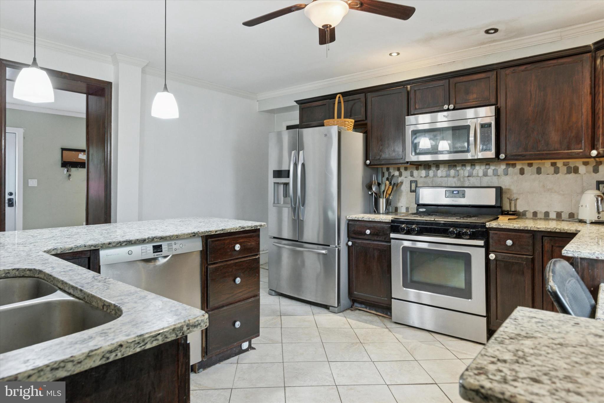 SCHWENKSVILLE - Residential