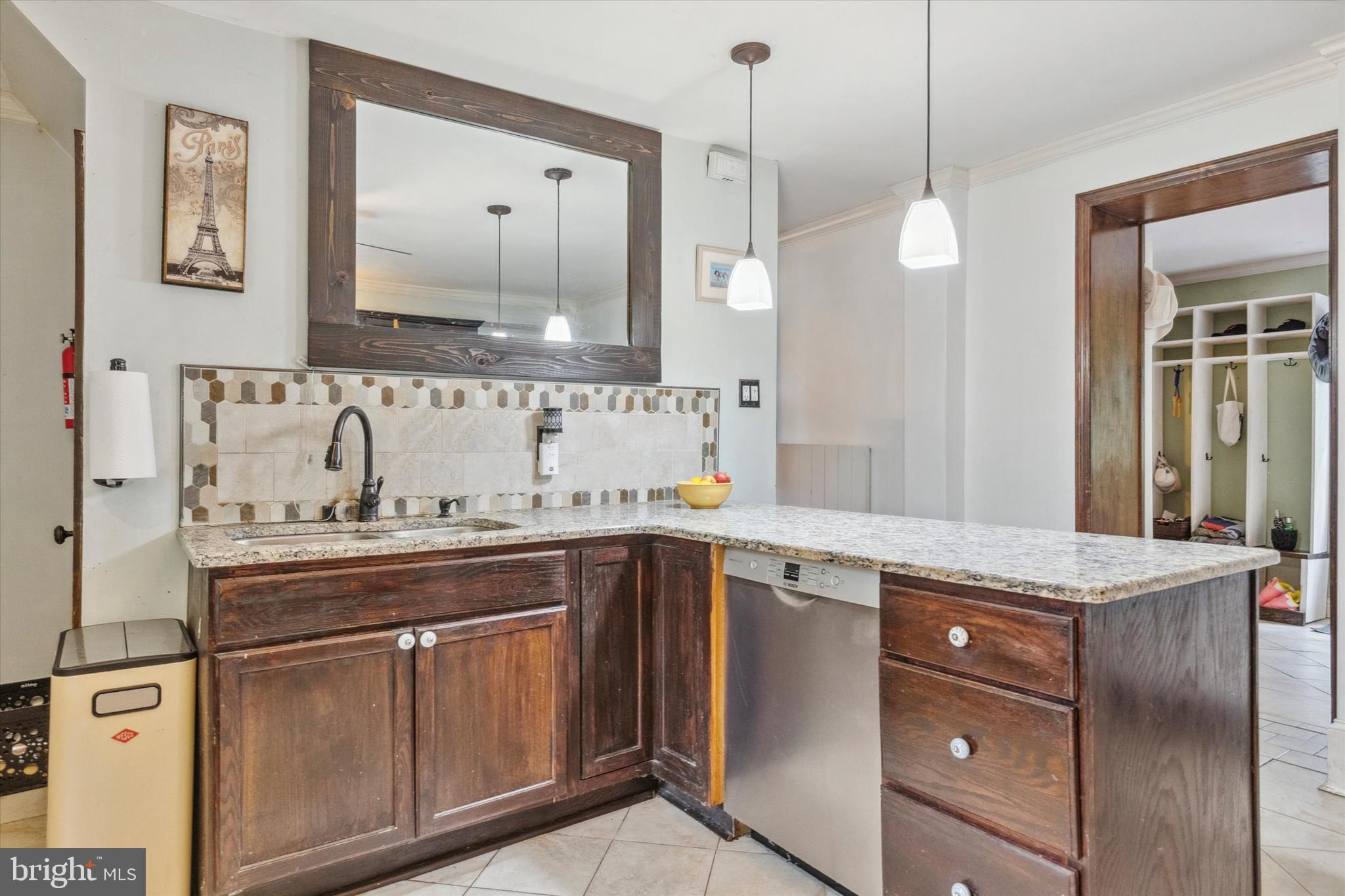 SCHWENKSVILLE - Residential