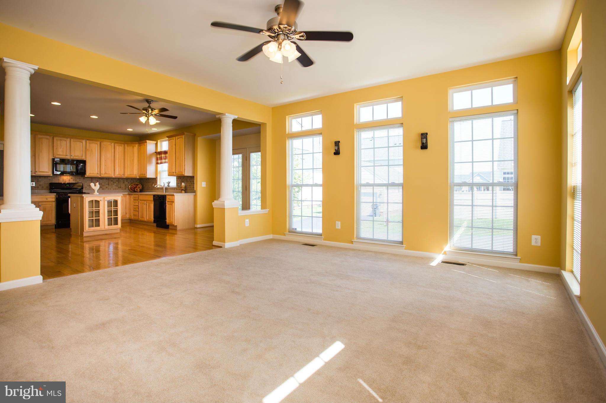 THREE FLAGS - Residential