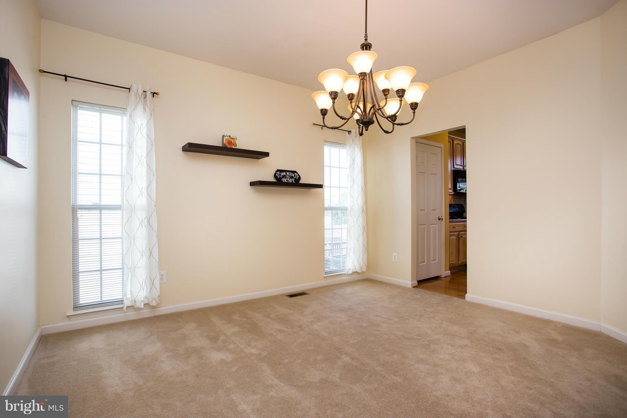 THREE FLAGS - Residential