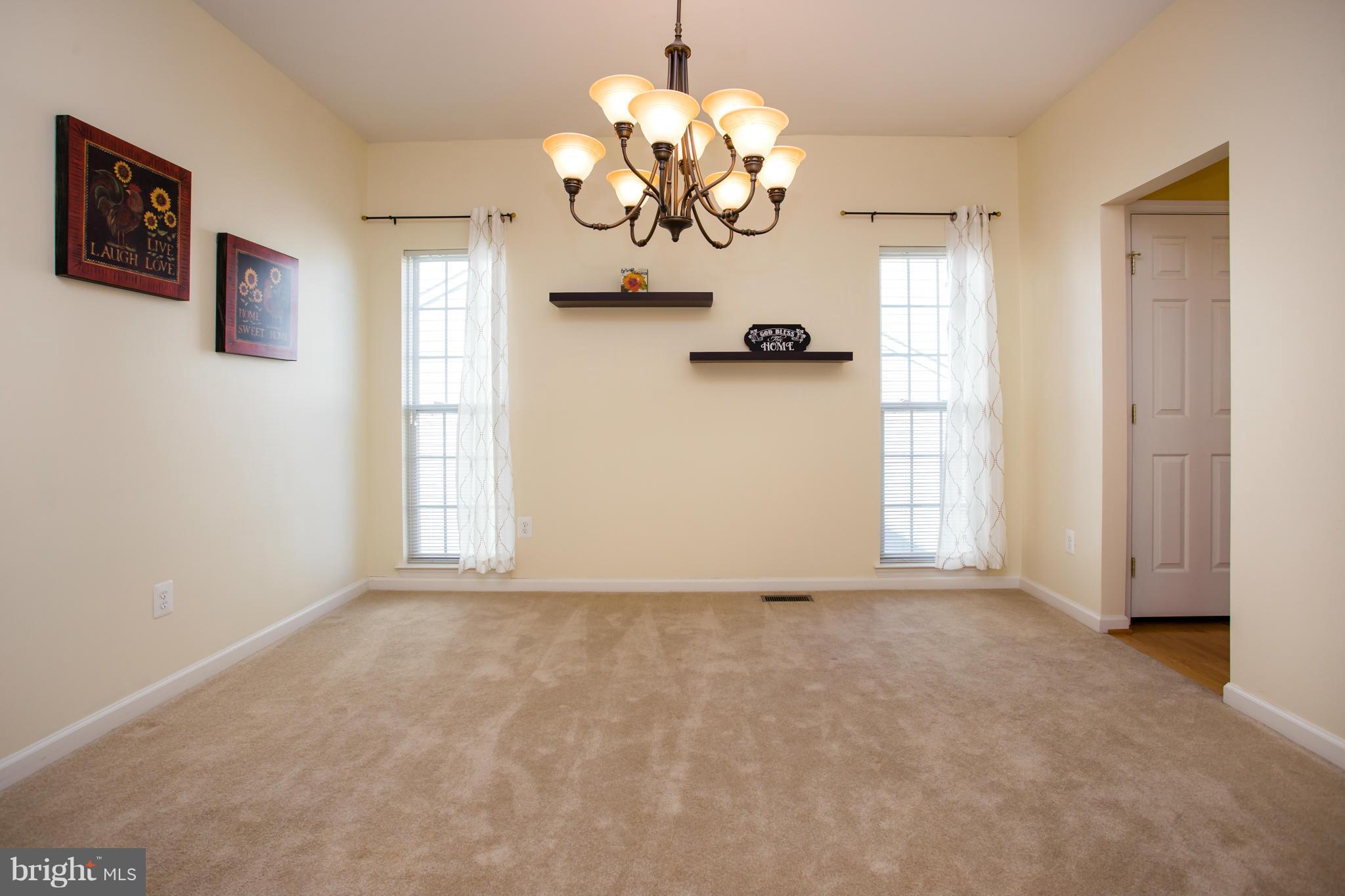 THREE FLAGS - Residential