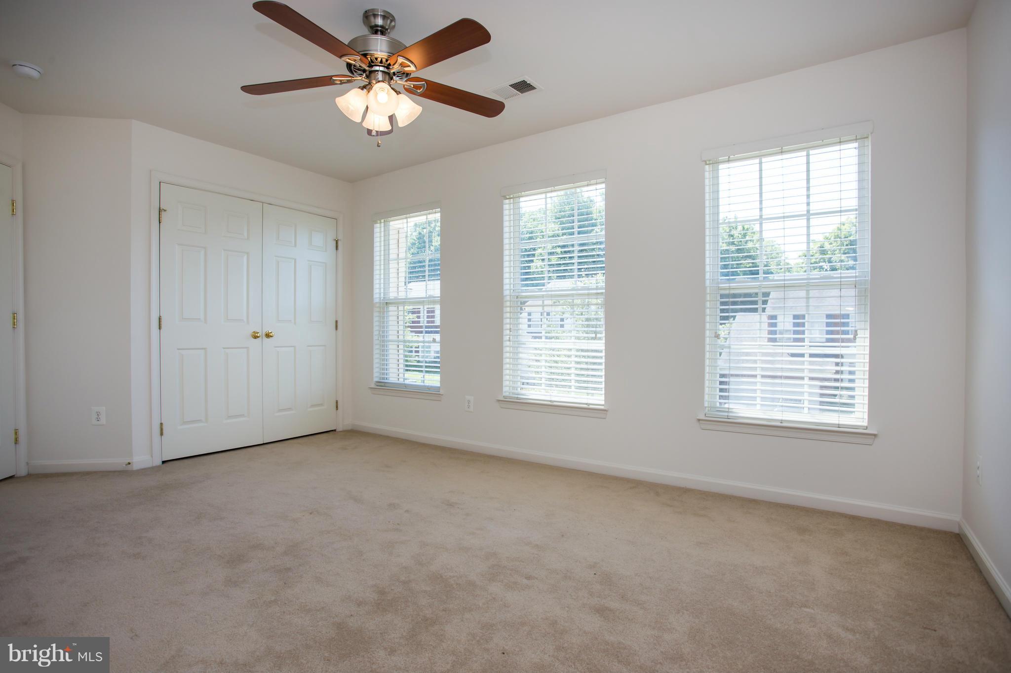 THREE FLAGS - Residential