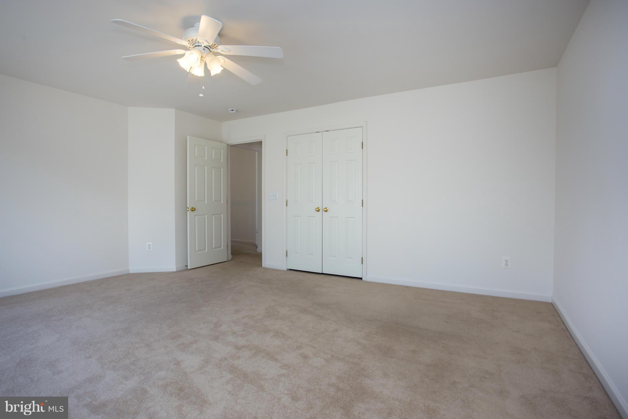 THREE FLAGS - Residential