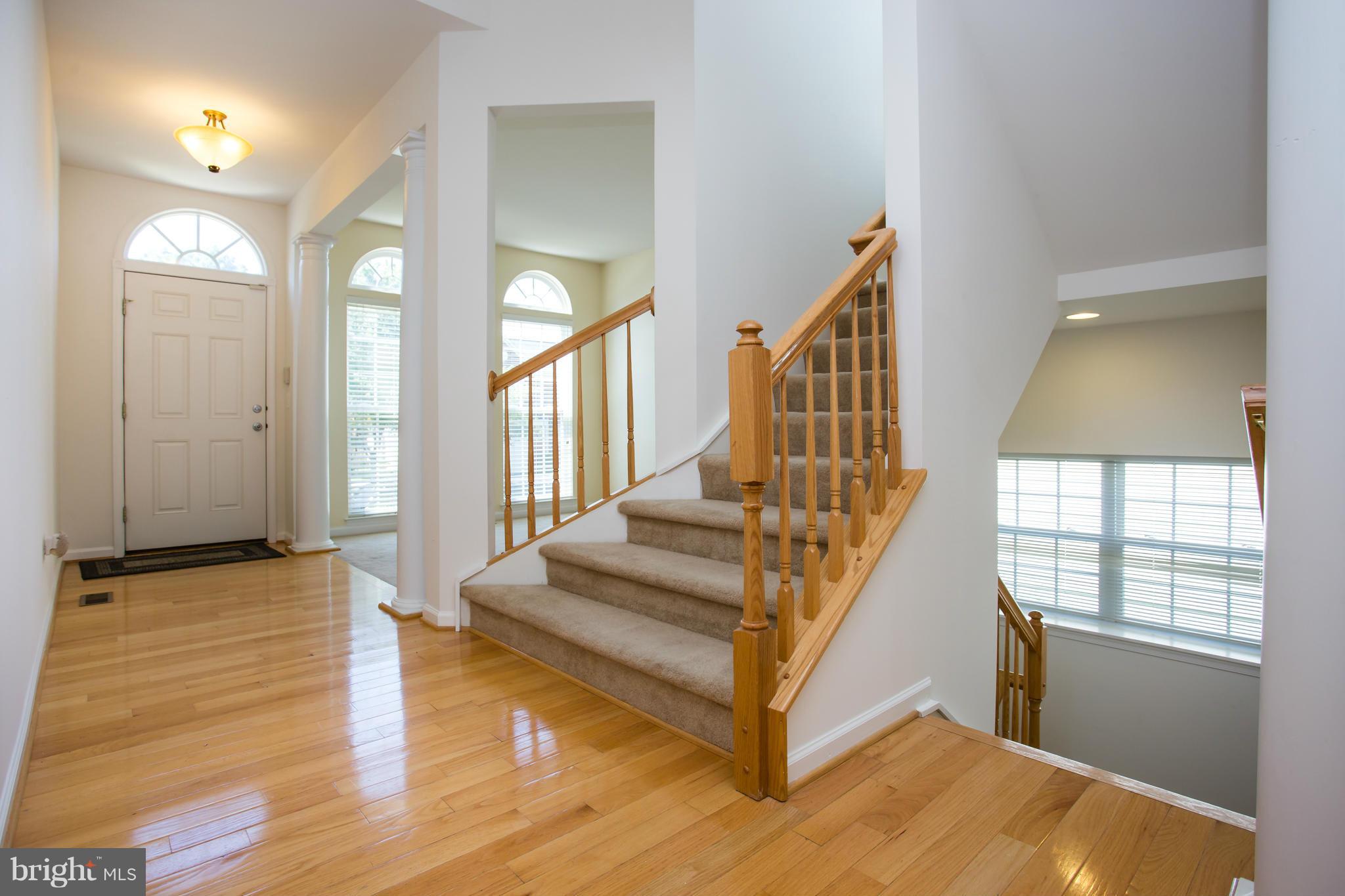 THREE FLAGS - Residential