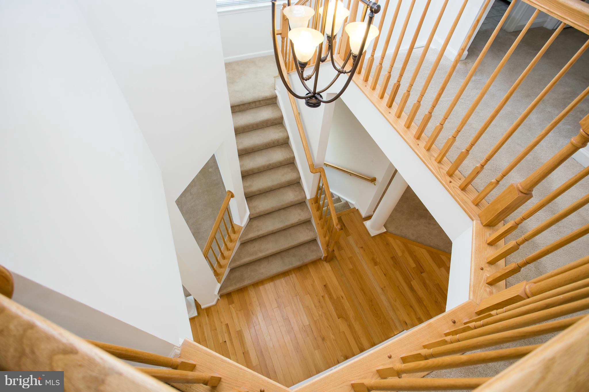 THREE FLAGS - Residential