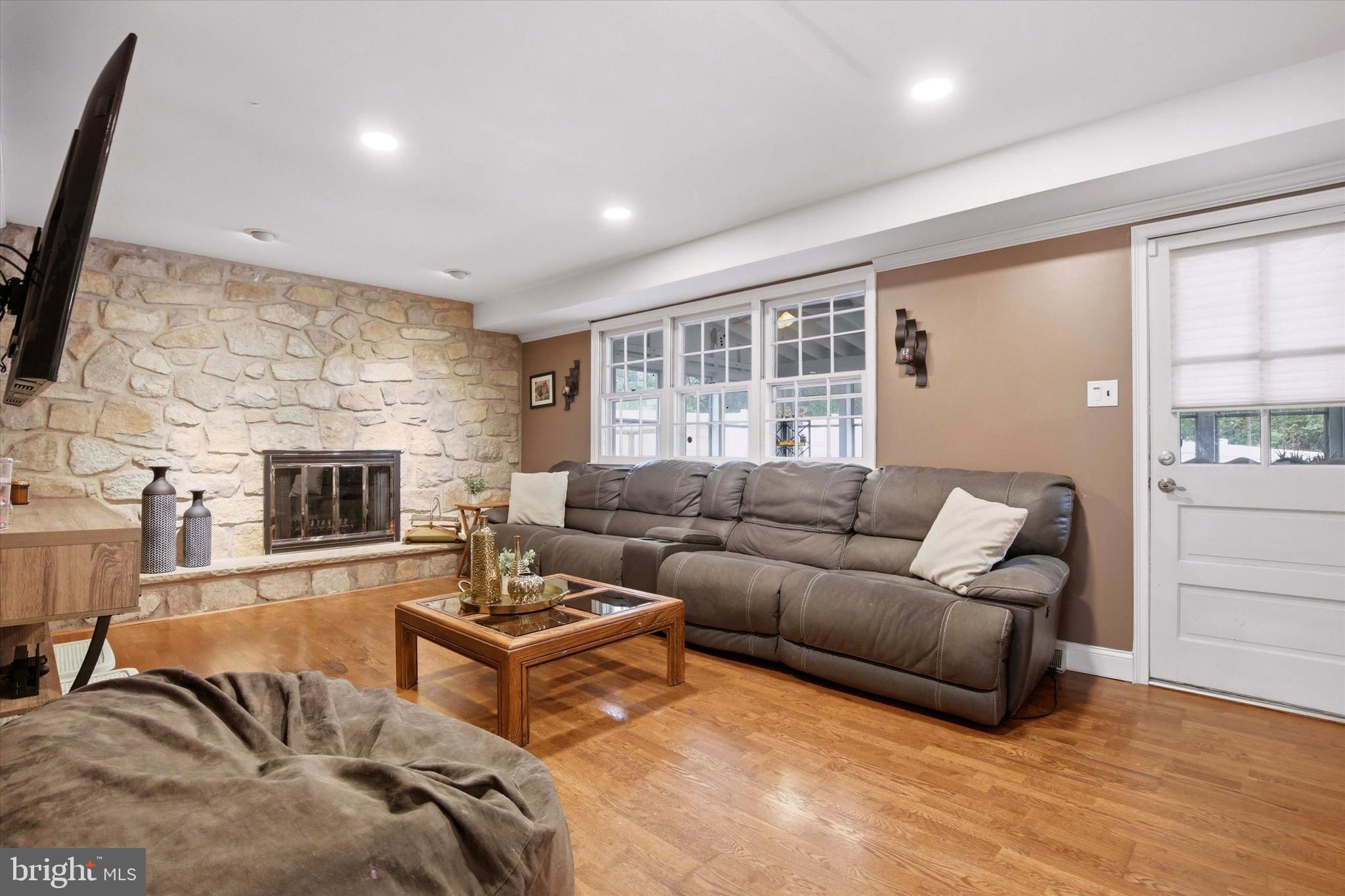 HUNTINGDON VALLEY - Residential