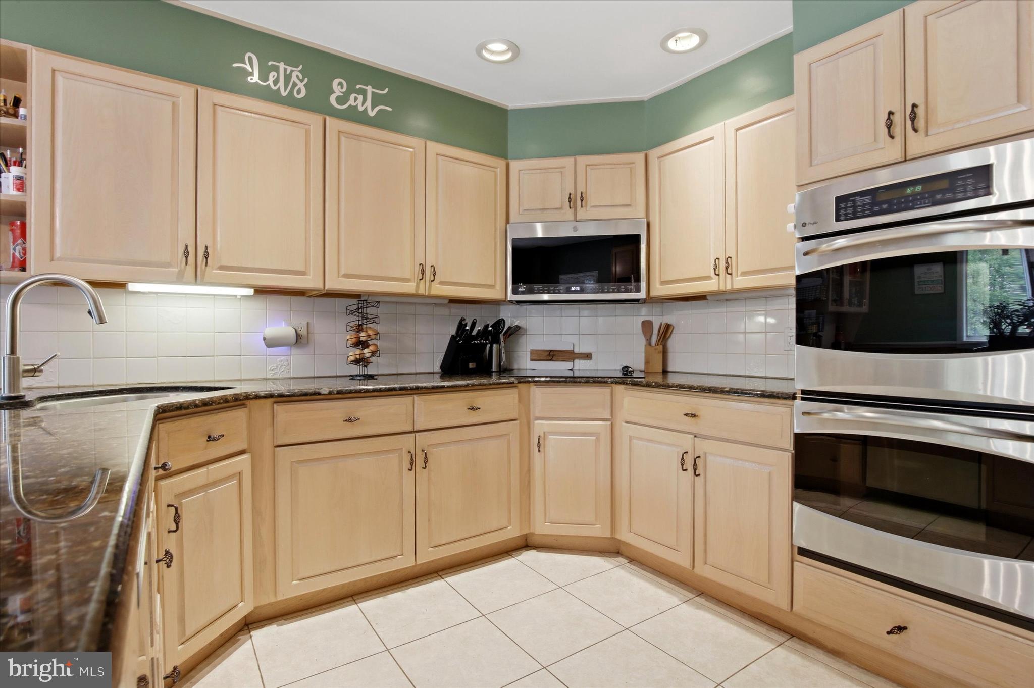 HUNTINGDON VALLEY - Residential