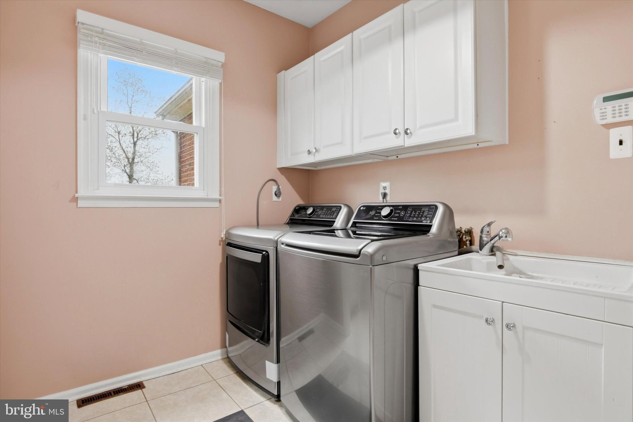 HUNTINGDON VALLEY - Residential