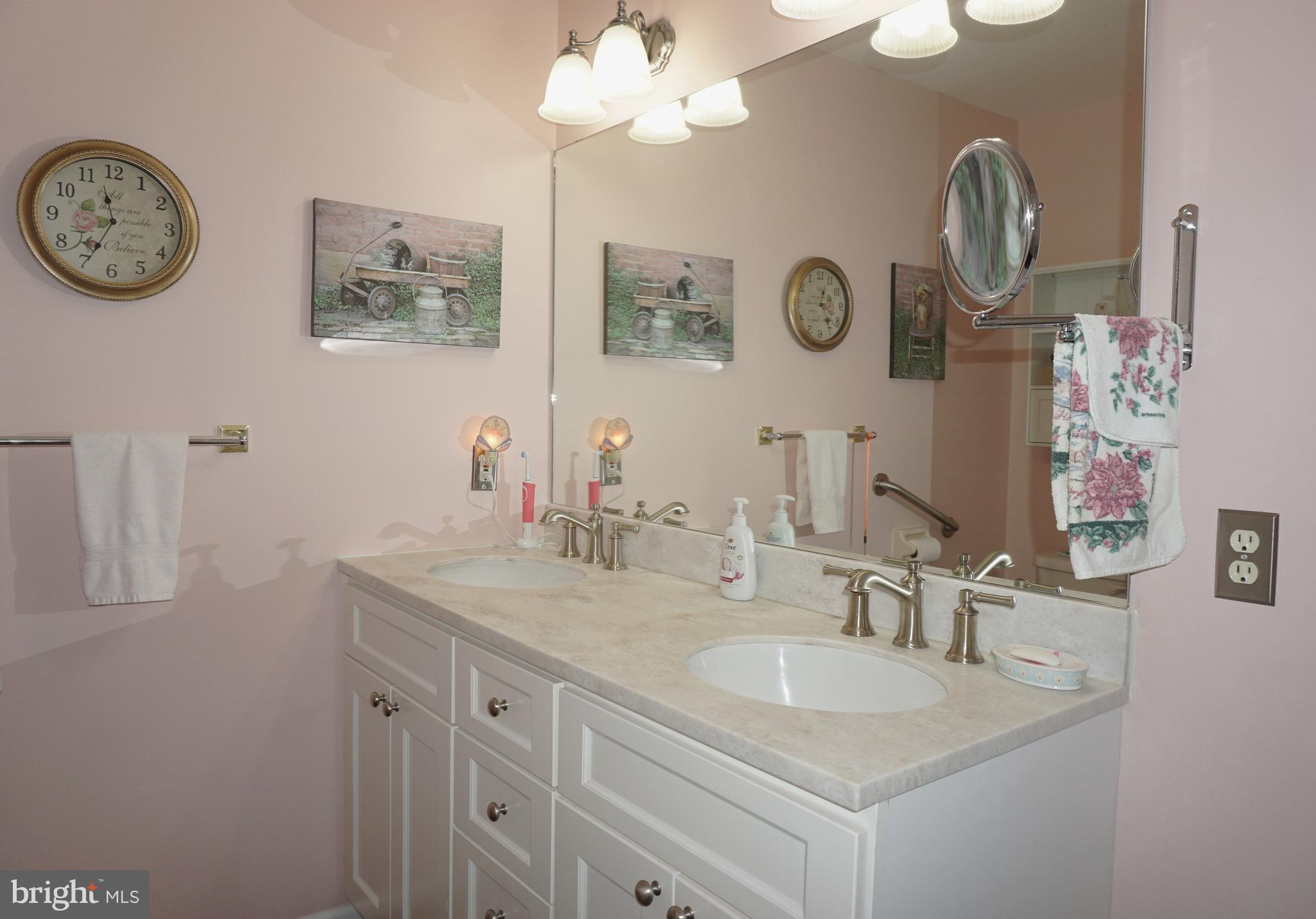 ROLLING MEADOWS - Residential